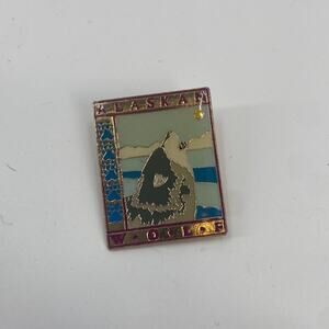 Alaska wolf pin
